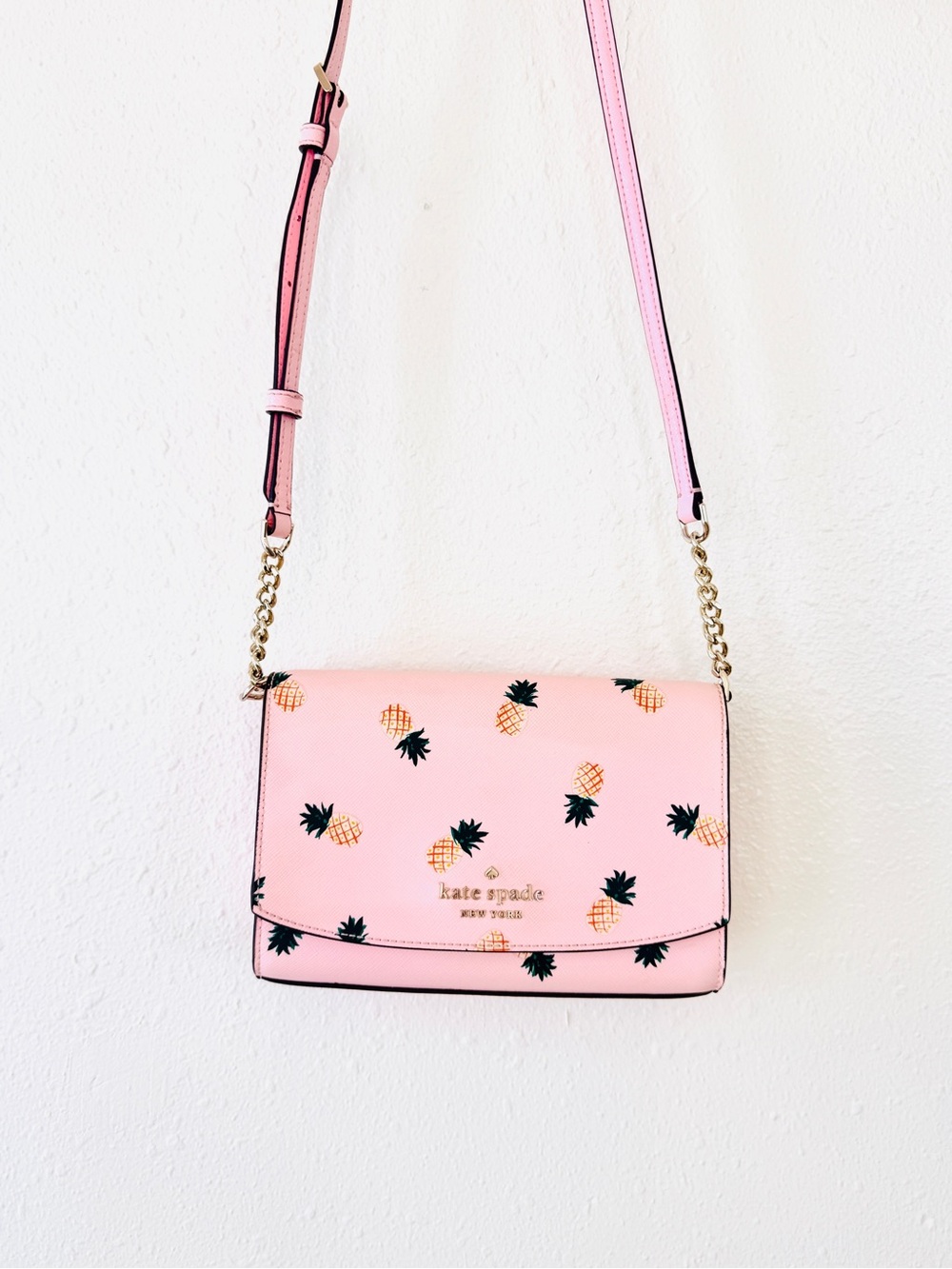 Kate Spade New York Staci Pineapple Crossbody Bag Pink Saffiano Leather - Picture 2 of 10